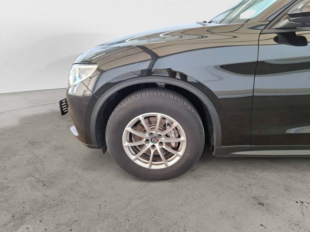 Alfa Romeo Stelvio usata a Salerno (16)