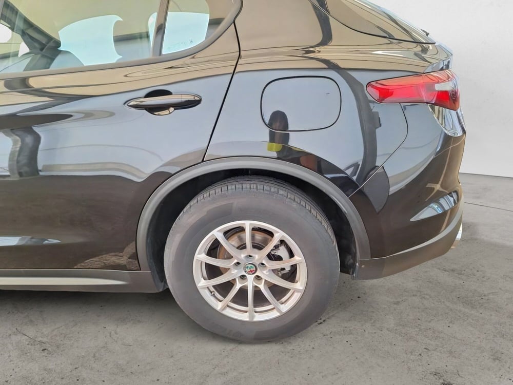 Alfa Romeo Stelvio usata a Salerno (18)