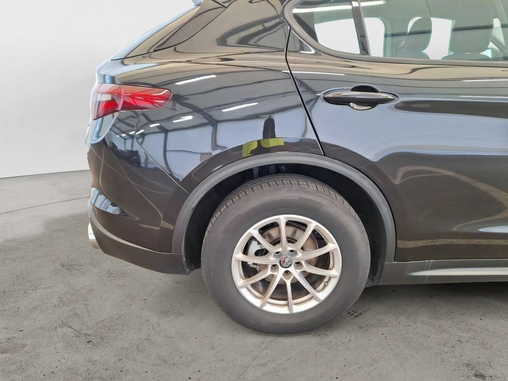 Alfa Romeo Stelvio usata a Salerno (19)
