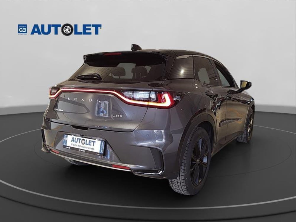 Lexus LBX usata a Genova (7)