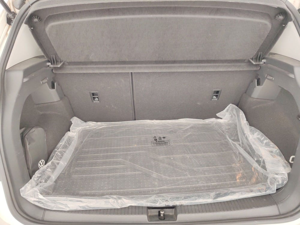 Volkswagen T-Cross usata a Massa-Carrara (16)