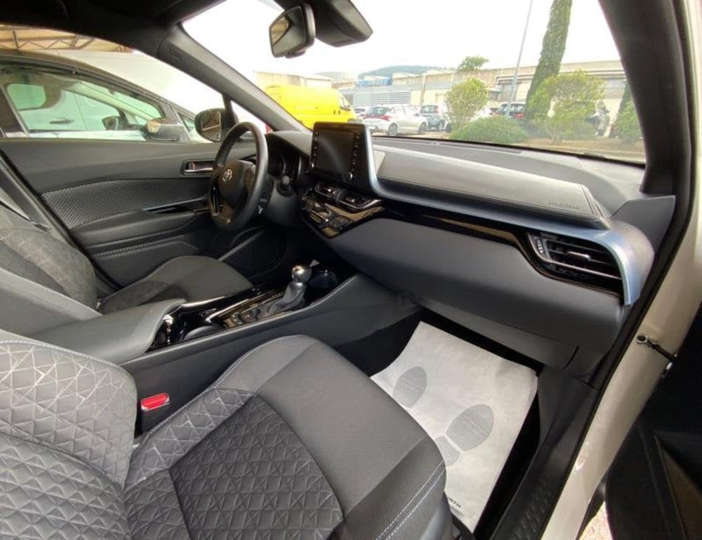 Toyota Toyota C-HR usata a Perugia (7)