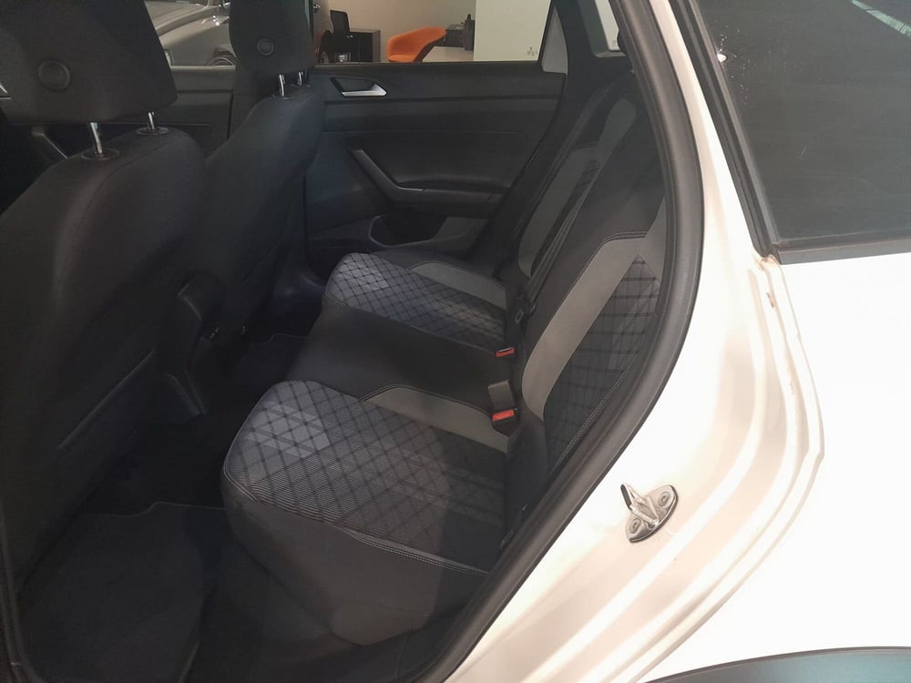 Volkswagen Taigo usata a Asti (11)