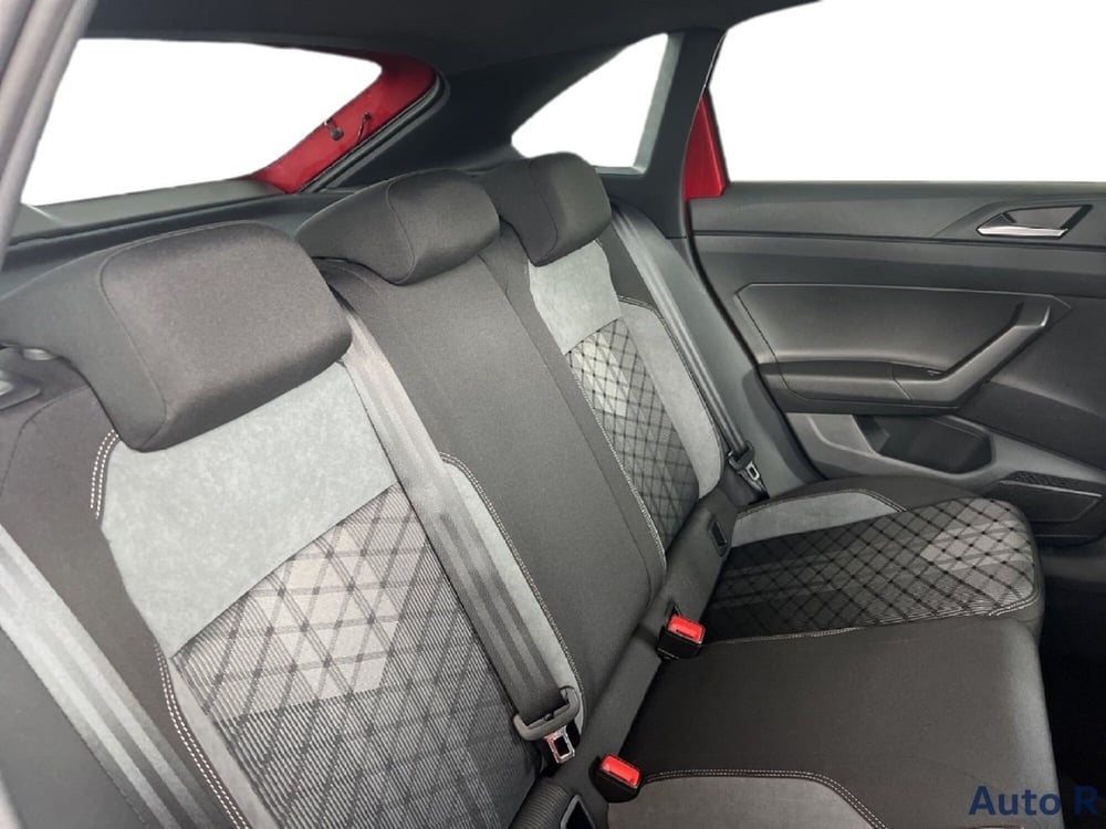 Volkswagen Taigo nuova a Potenza (10)