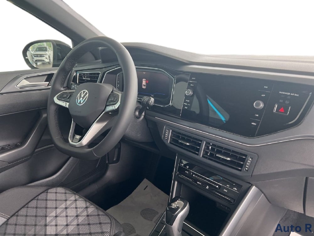 Volkswagen Taigo nuova a Potenza (11)