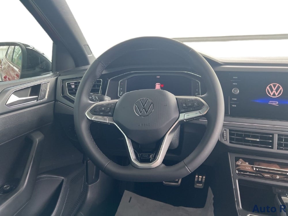 Volkswagen Taigo nuova a Potenza (12)