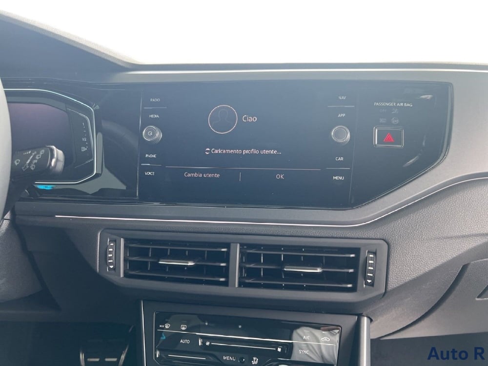 Volkswagen Taigo nuova a Potenza (14)