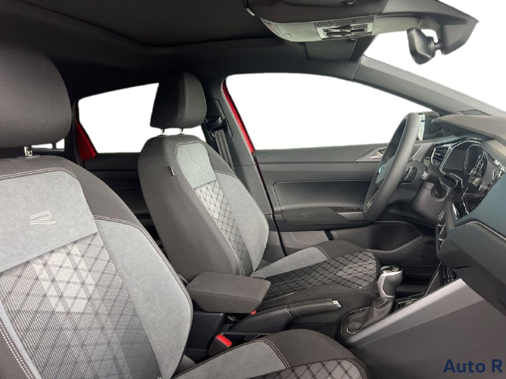Volkswagen Taigo nuova a Potenza (9)