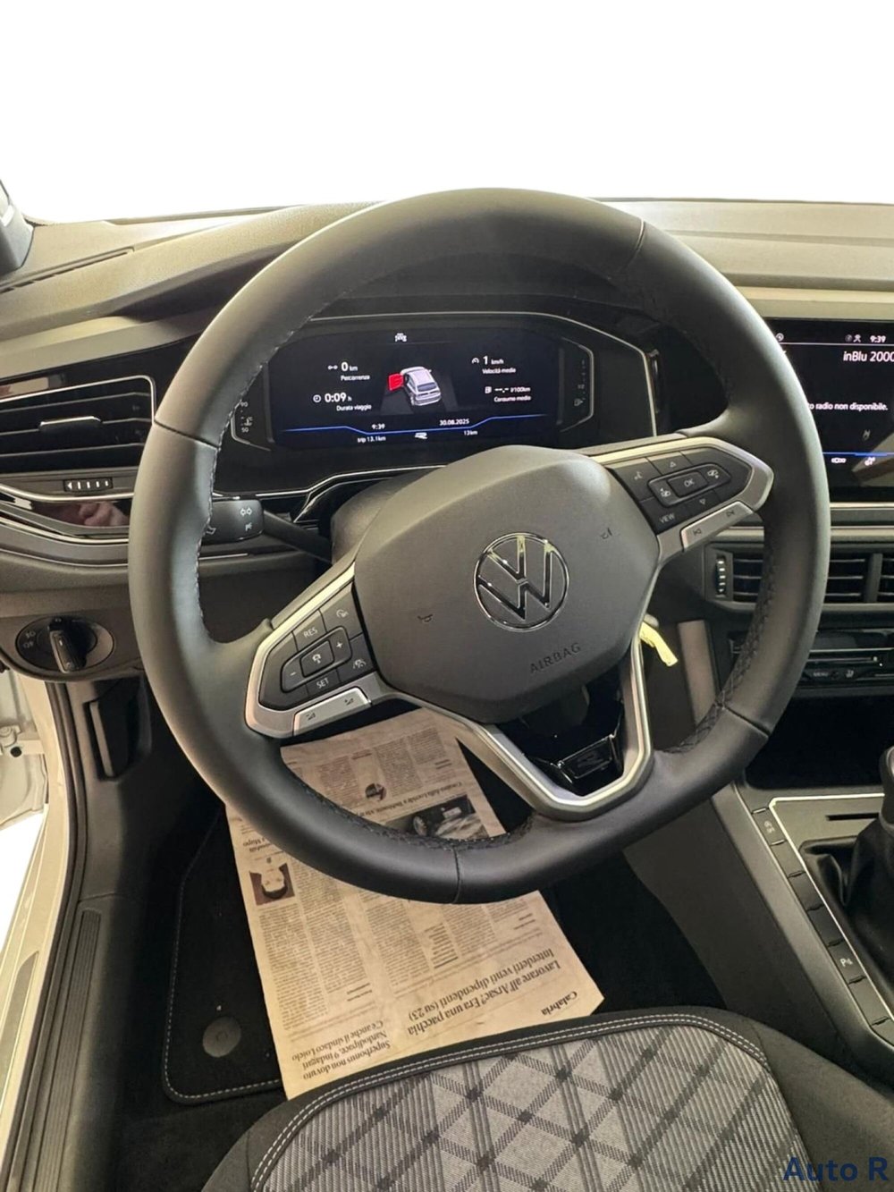 Volkswagen Taigo nuova a Potenza (10)
