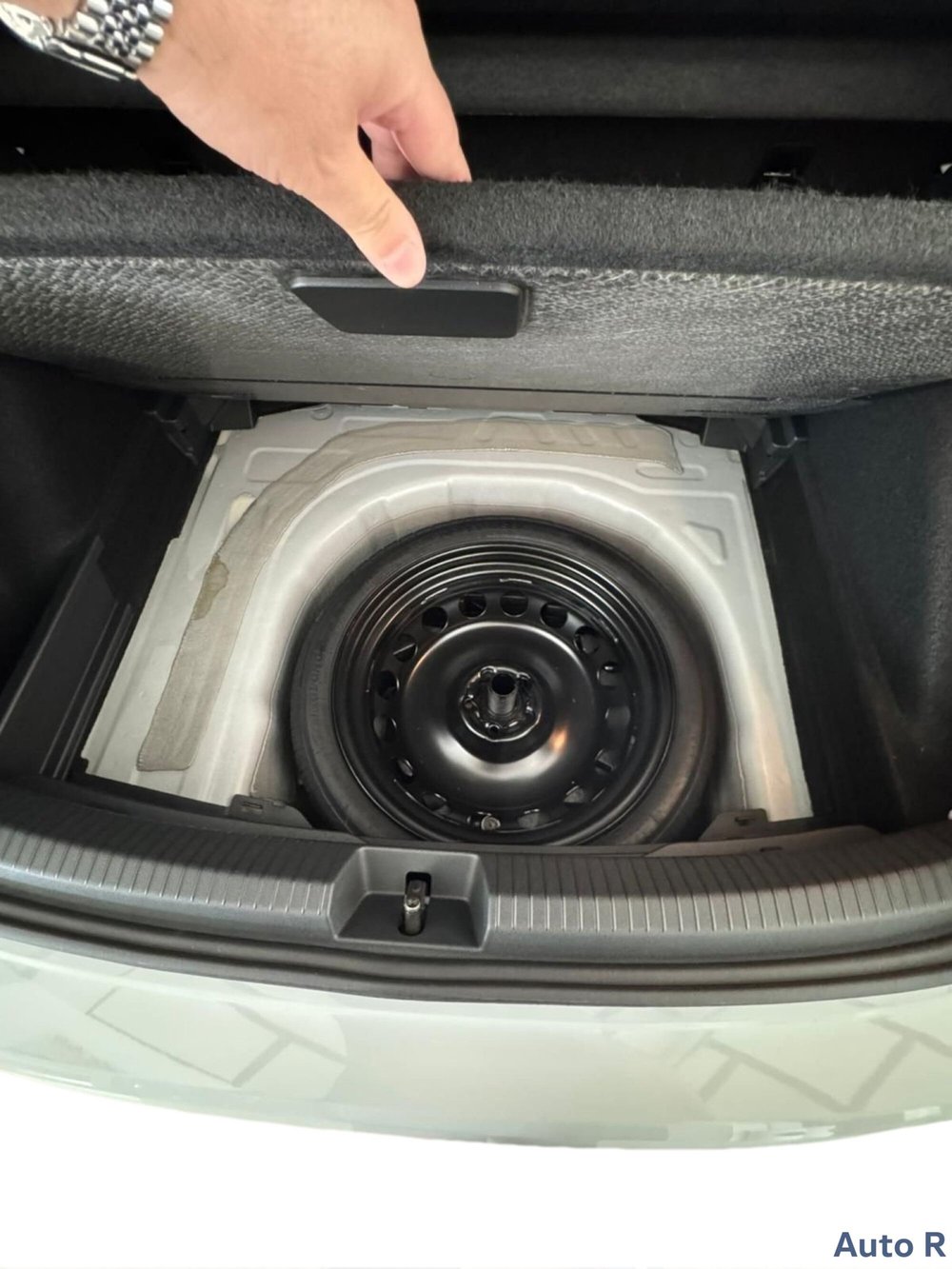 Volkswagen Taigo nuova a Potenza (9)