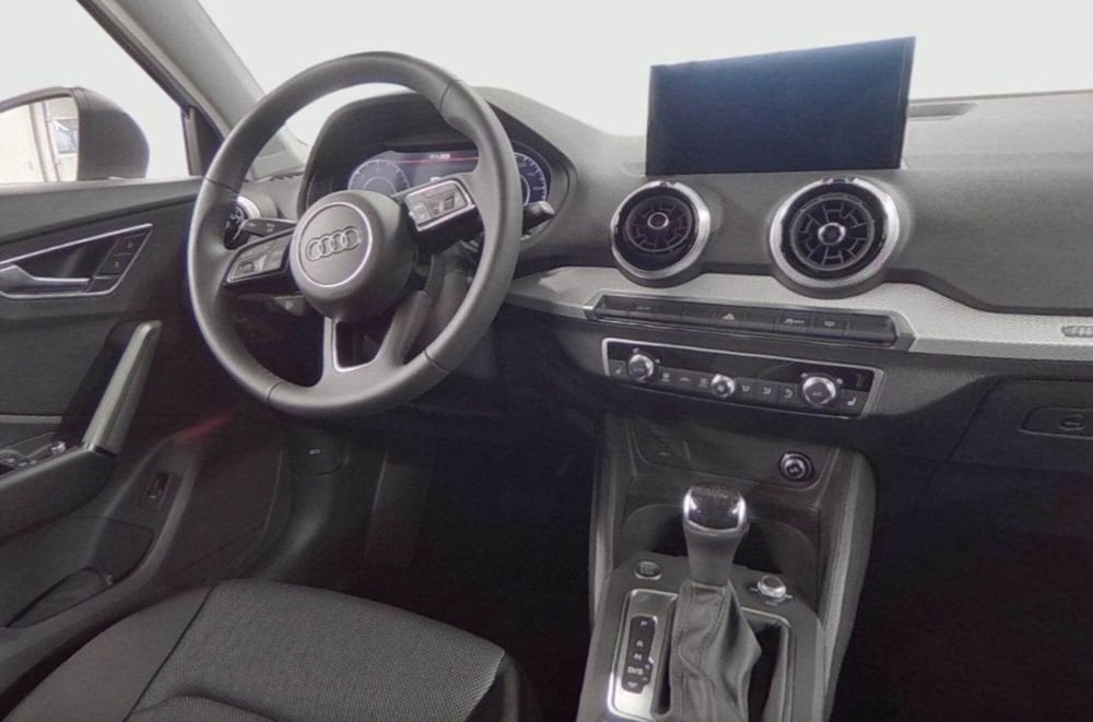 Audi Q2 nuova a Bari (4)