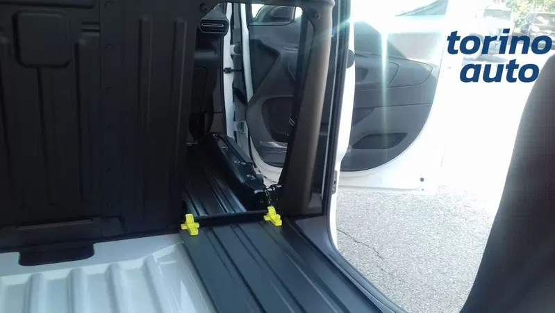 Fiat e-Doblò Furgone nuova a Torino (4)