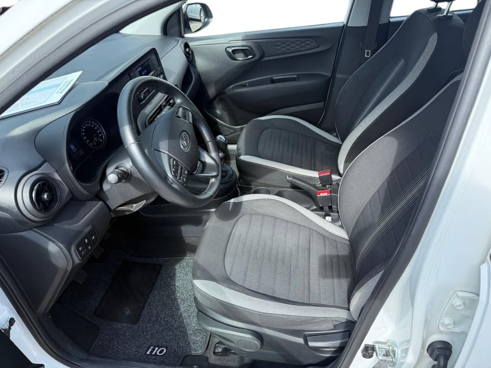 Hyundai i10 usata a La Spezia (12)