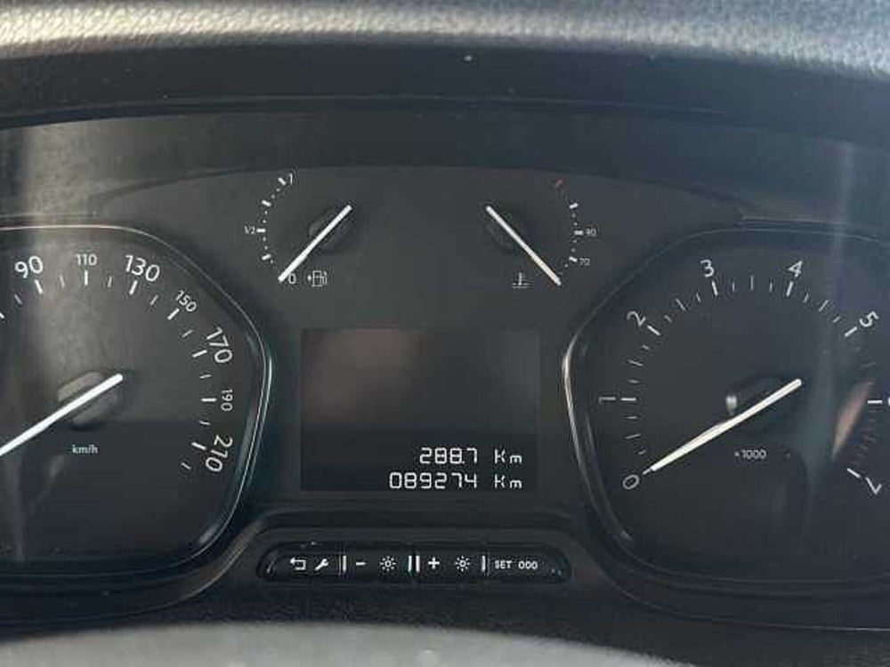 Opel Vivaro Furgone usata a Venezia (10)