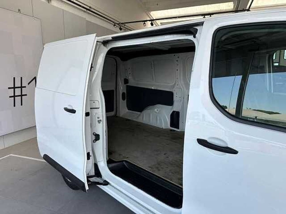 Opel Vivaro Furgone usata a Venezia (7)
