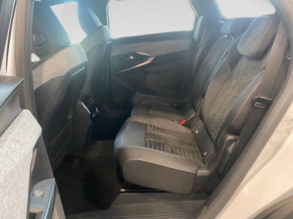 Peugeot 5008 nuova a Torino (8)