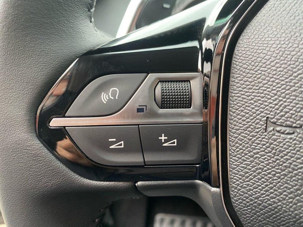 Peugeot 208 nuova a Torino (12)
