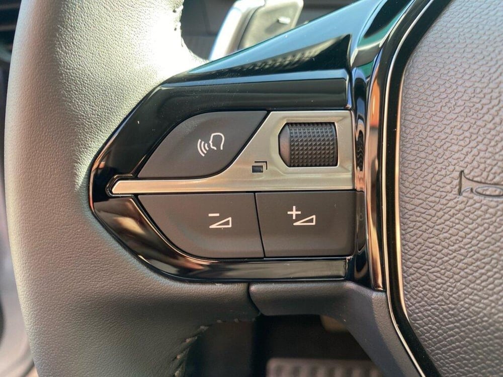 Peugeot 208 nuova a Torino (13)