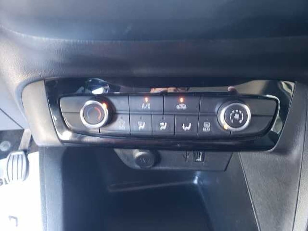 Opel Corsa usata a Pesaro-Urbino (13)
