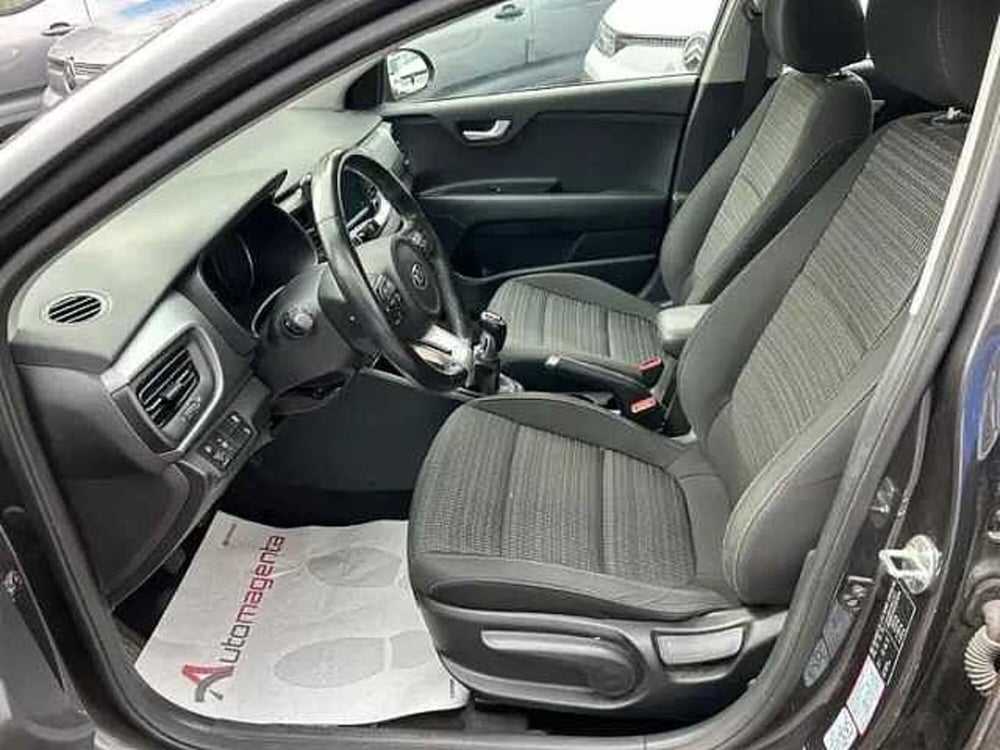 Kia Stonic usata a Milano (10)