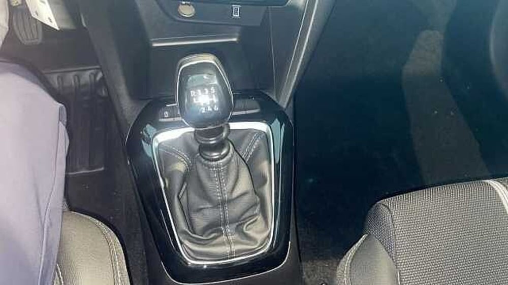 Opel Corsa nuova a Milano (14)