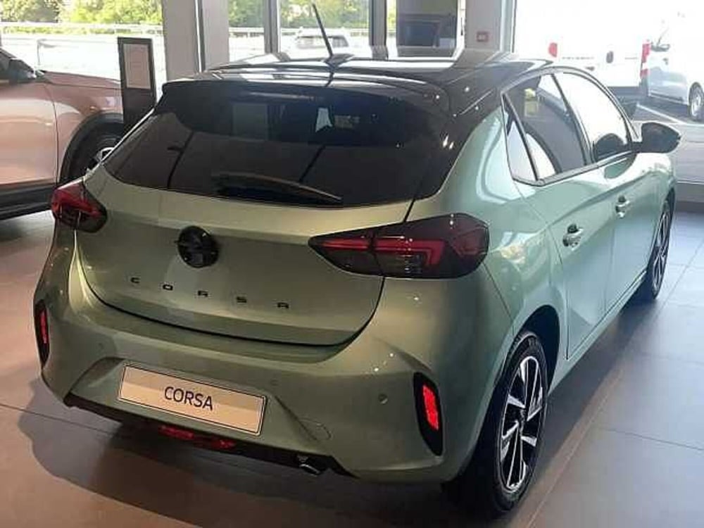 Opel Corsa nuova a Milano (4)