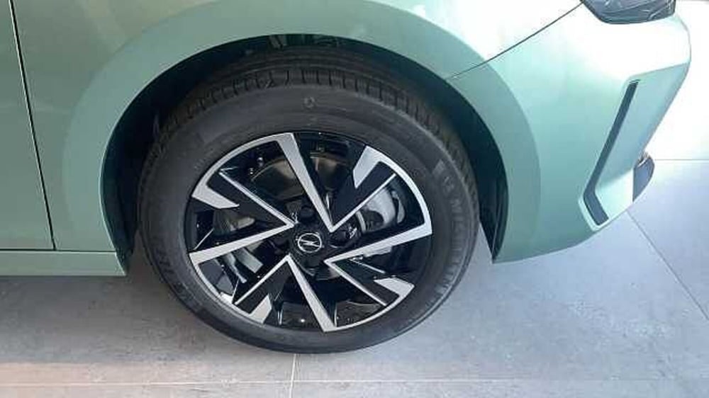 Opel Corsa nuova a Milano (5)