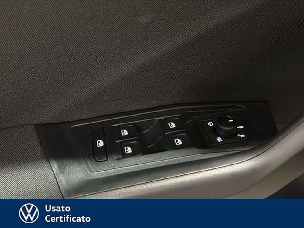 Volkswagen T-Roc nuova a Vicenza (15)