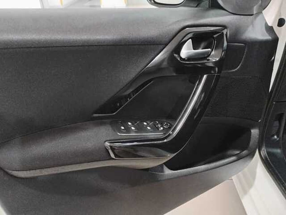 Peugeot 208 usata a Lecce (5)