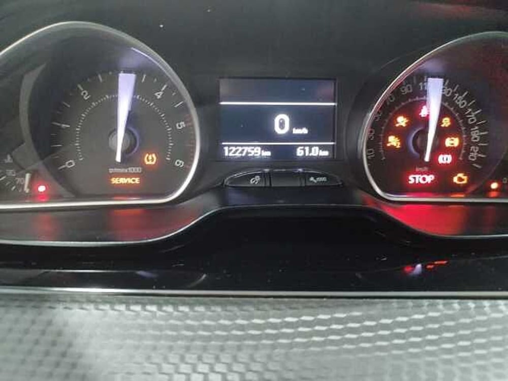 Peugeot 208 usata a Lecce (8)