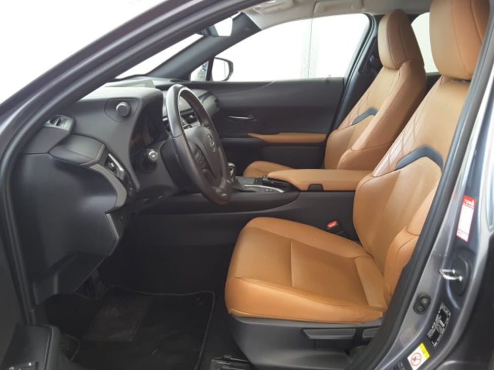 Lexus UX usata a Firenze (5)