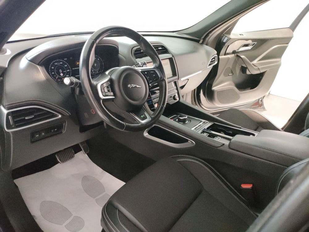 Jaguar F-Pace usata a L'Aquila (11)