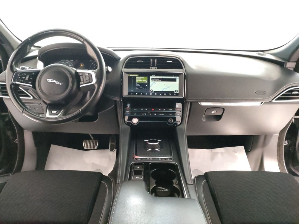Jaguar F-Pace usata a L'Aquila (16)