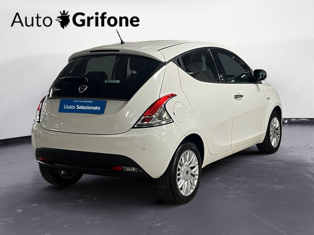 Lancia Ypsilon usata a Modena (15)