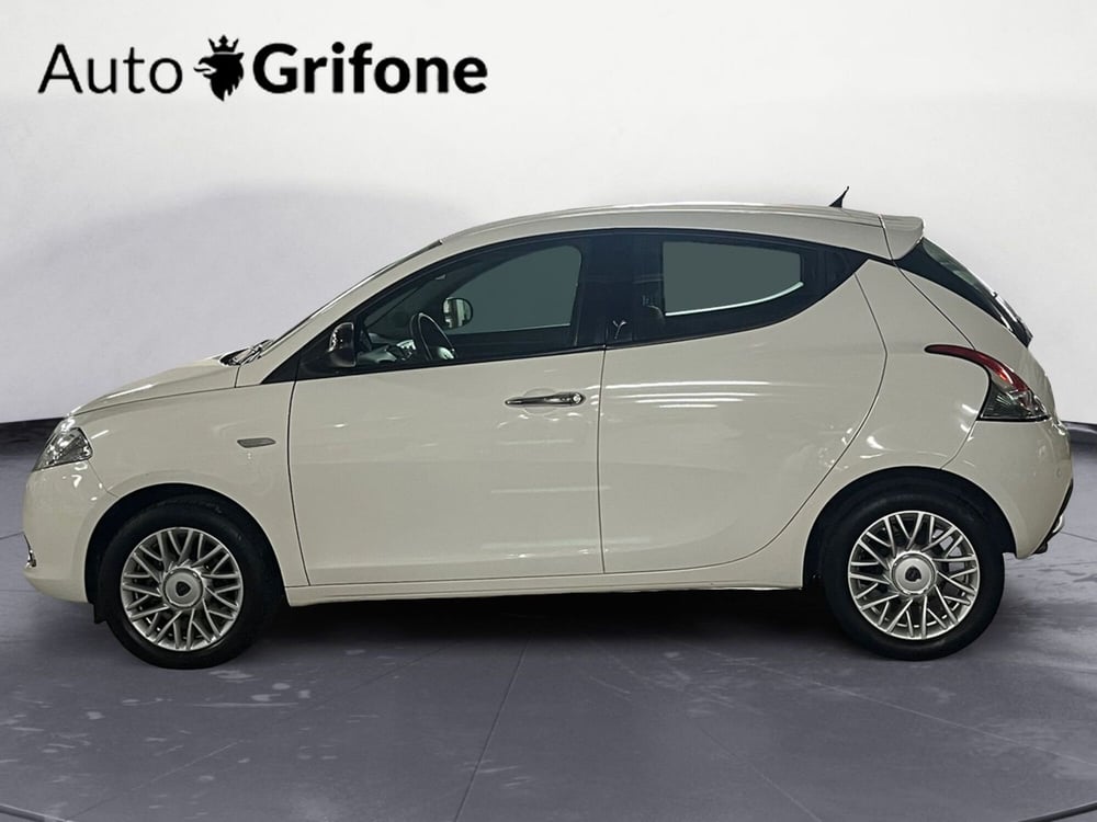 Lancia Ypsilon usata a Modena (2)