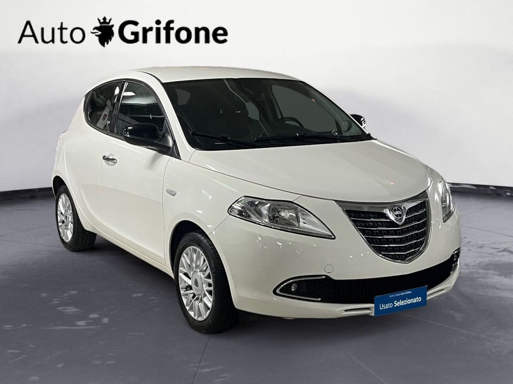 Lancia Ypsilon usata a Modena (4)