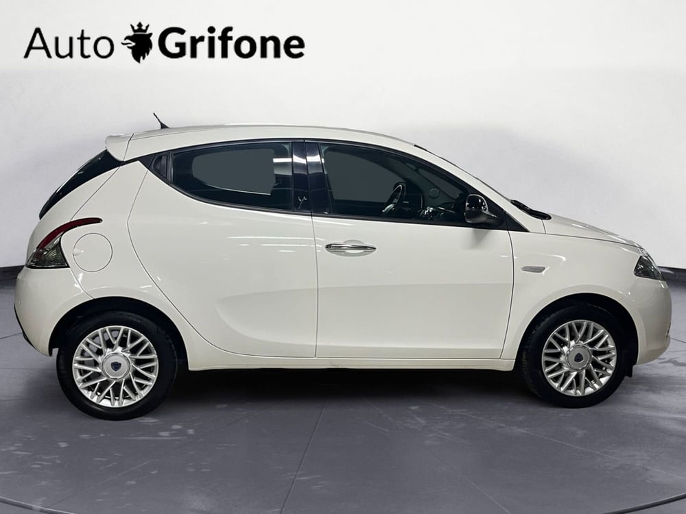Lancia Ypsilon usata a Modena (7)