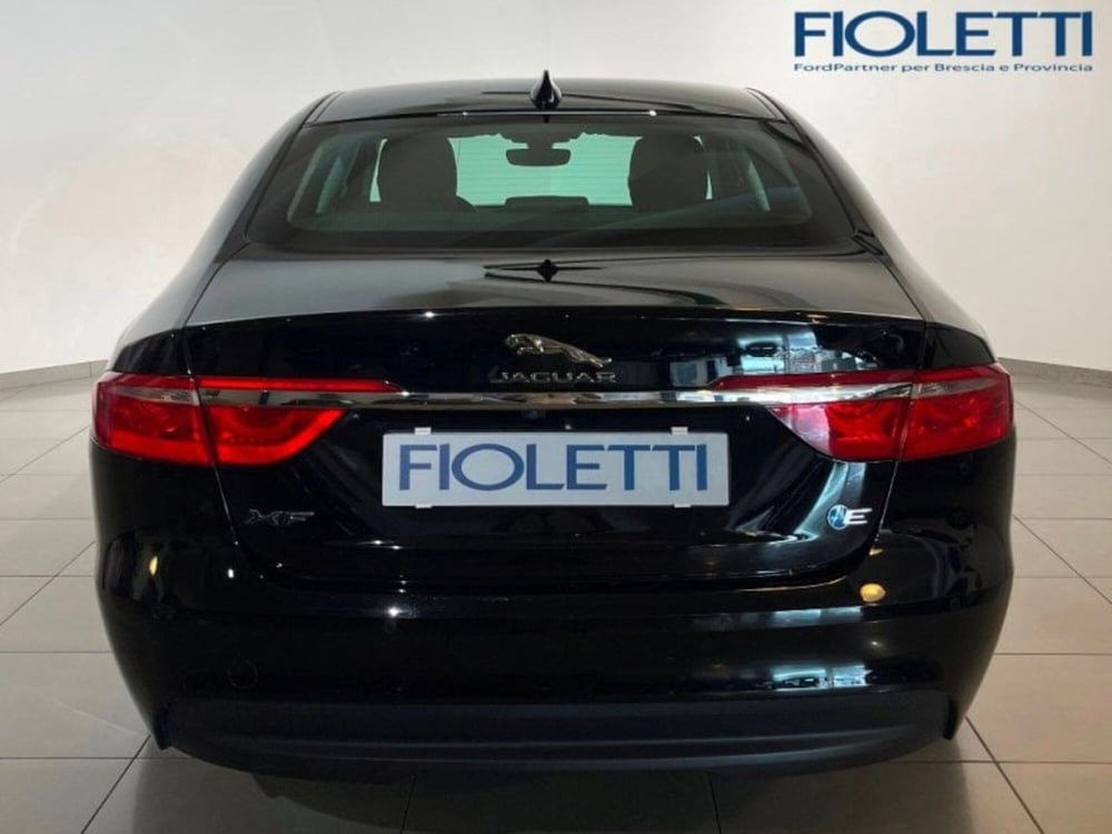 Jaguar XF usata a Brescia (5)