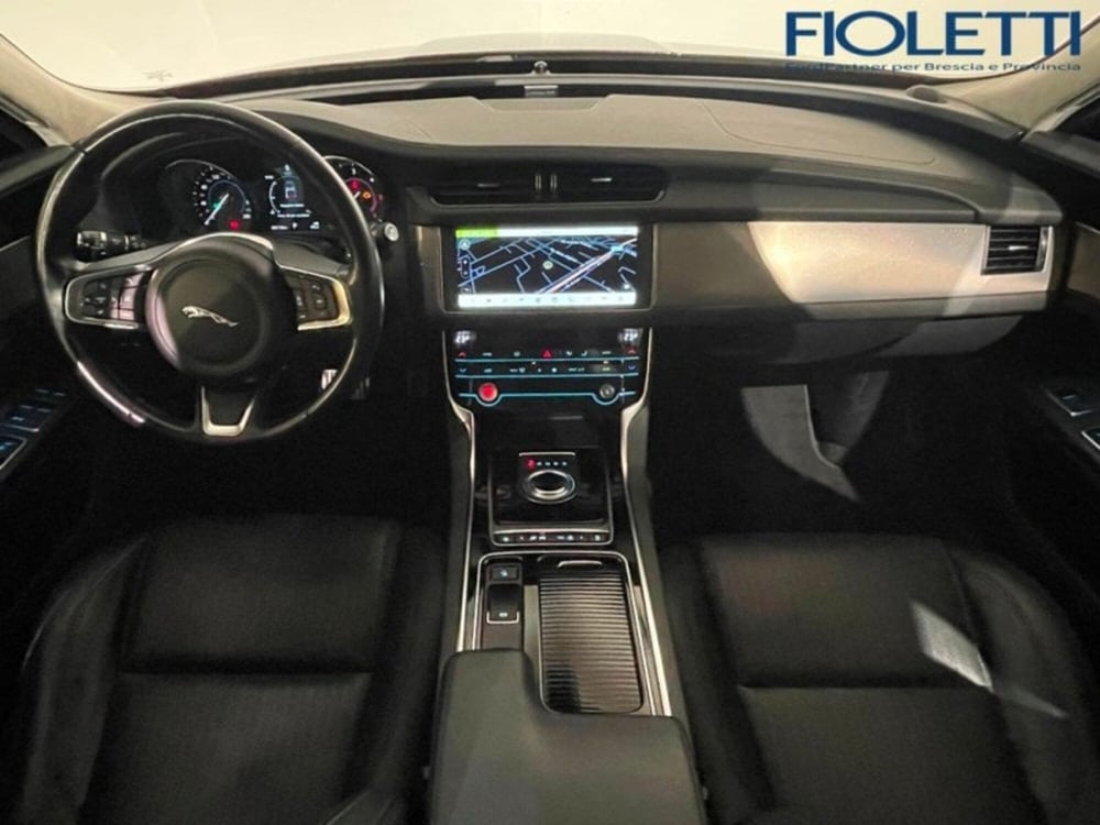 Jaguar XF usata a Brescia (6)