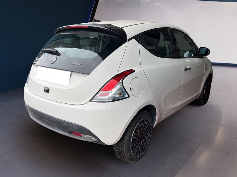 Lancia Ypsilon usata a Torino (4)