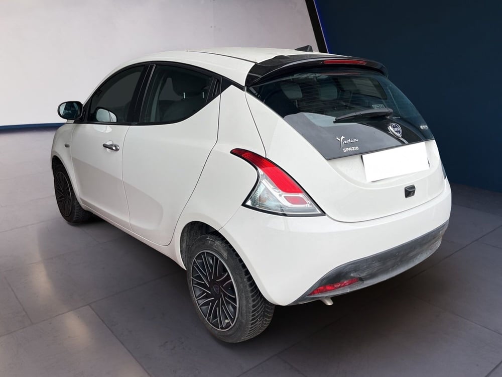 Lancia Ypsilon usata a Torino (5)