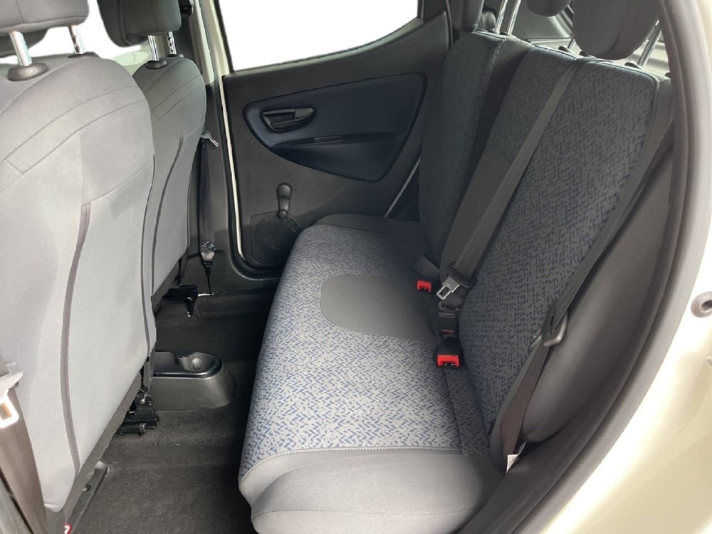 Lancia Ypsilon usata a Torino (8)