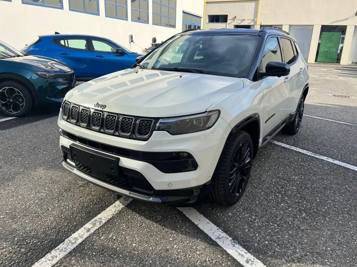 Jeep Compass nuova a Milano