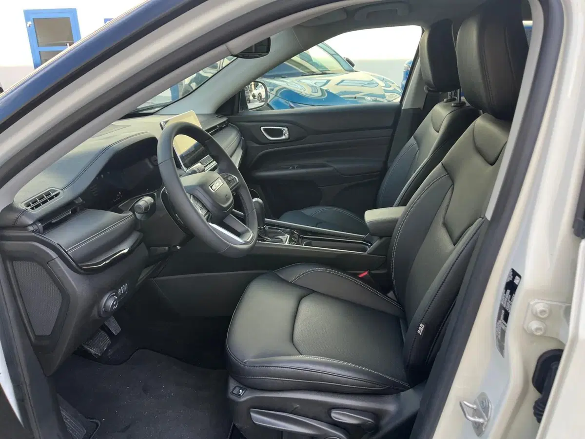 Jeep Compass nuova a Milano (13)