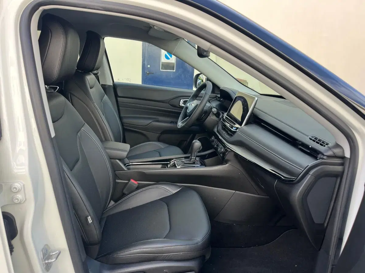 Jeep Compass nuova a Milano (14)
