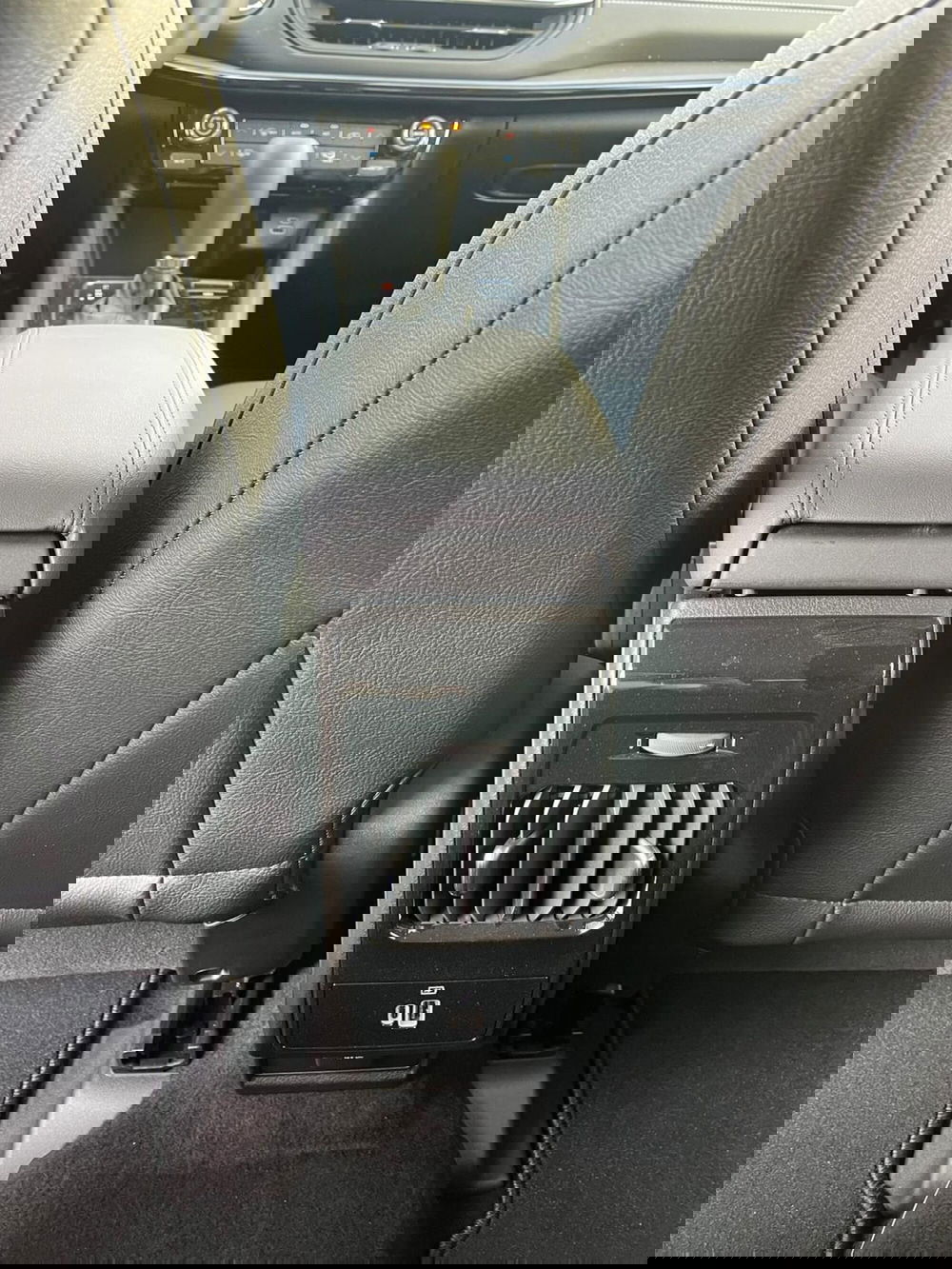 Jeep Compass nuova a Milano (18)