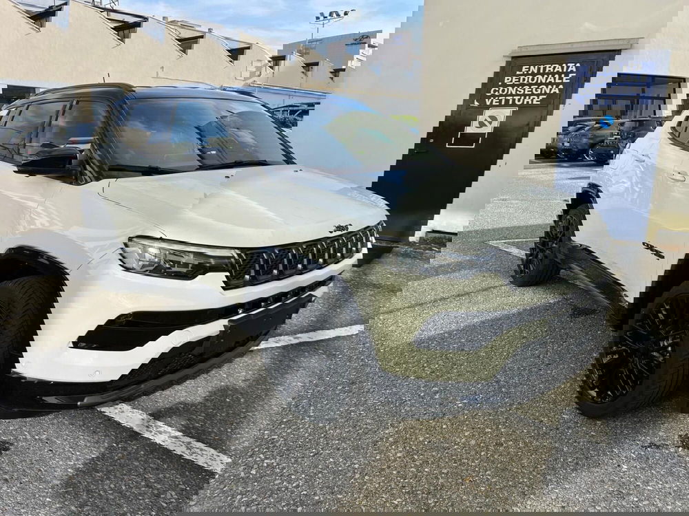 Jeep Compass nuova a Milano (3)