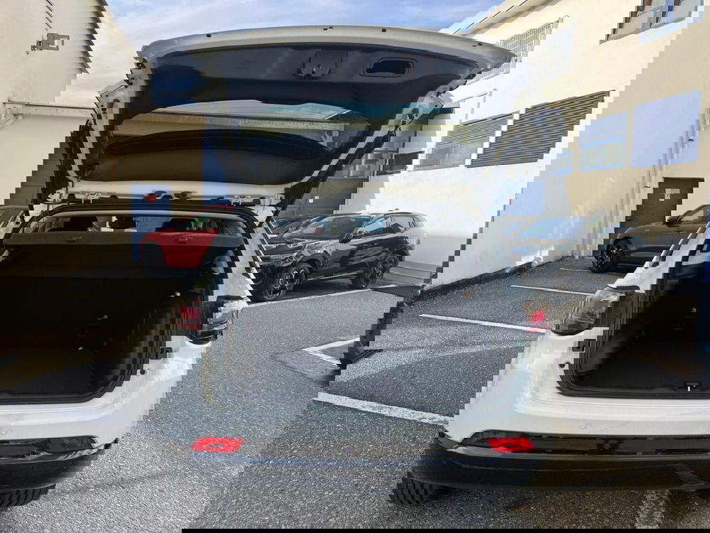 Jeep Compass nuova a Milano (9)