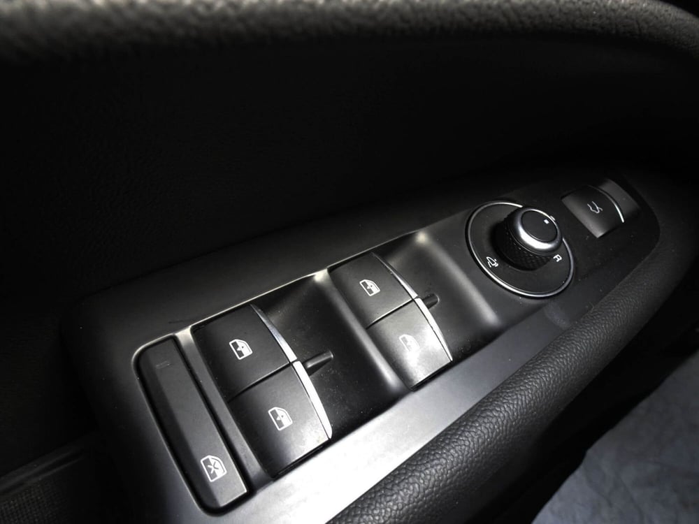 Alfa Romeo Stelvio usata a Treviso (16)