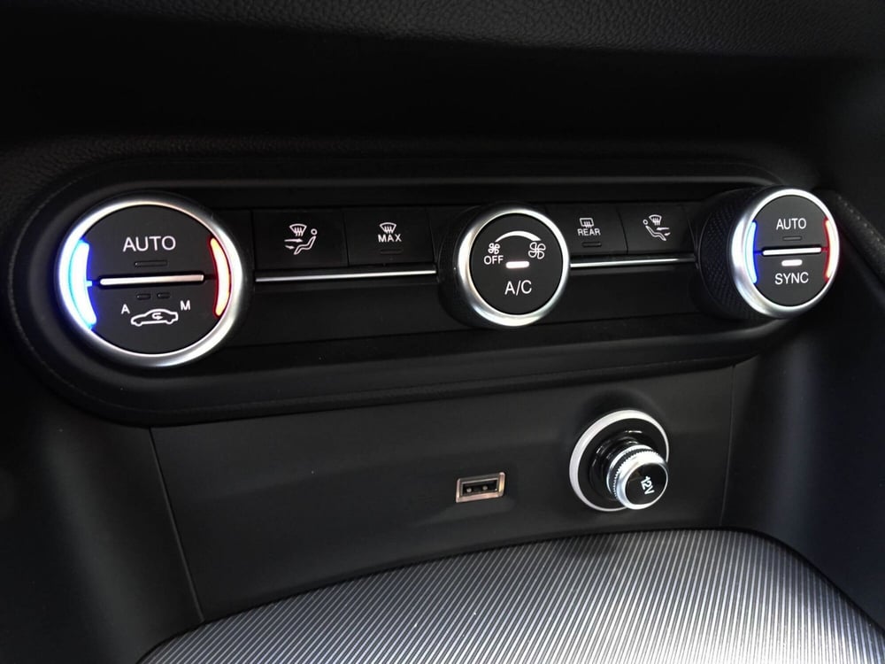 Alfa Romeo Stelvio usata a Treviso (18)